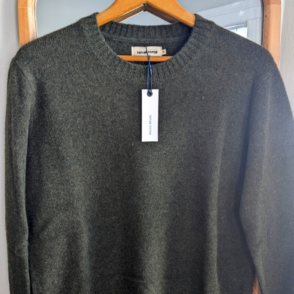 Taylor Stitch the lodge sweater in heather forest